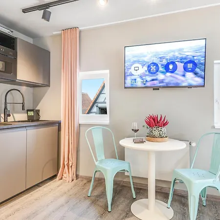 Xzllenz Modern S-bahn Smart-tv Kueche Parken Wellbeing